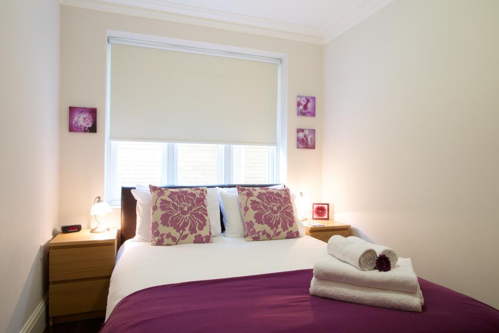 The Grove Apartments Ealing Room photo